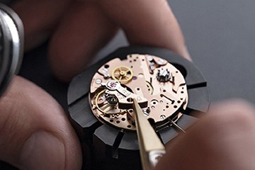 海口欧米茄表进水了维修